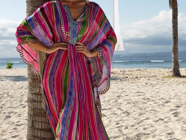 kaftan estilo ibicenco para eventos de la marca miss june