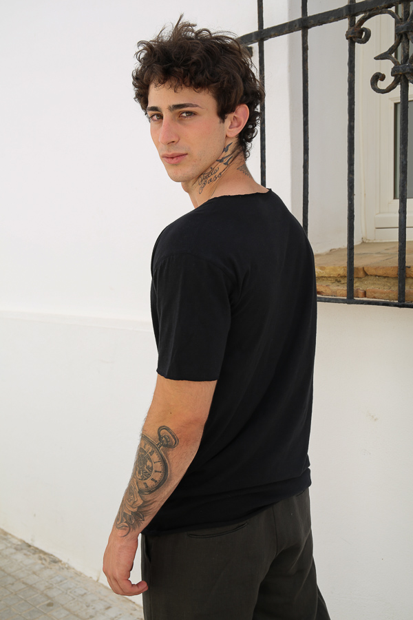 camiseta negra basic black hombre tendencia utopia tarifa