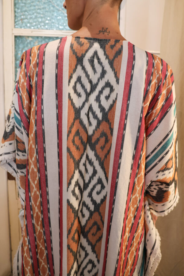 Poncho Blanco azul y rosa - Imagen 6